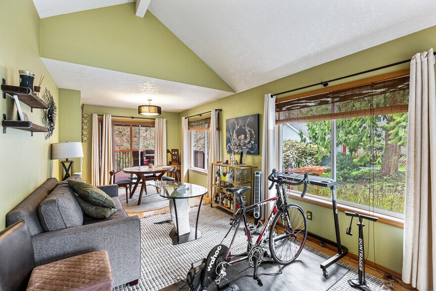 Building Photo - 7956 SW 61st Ave