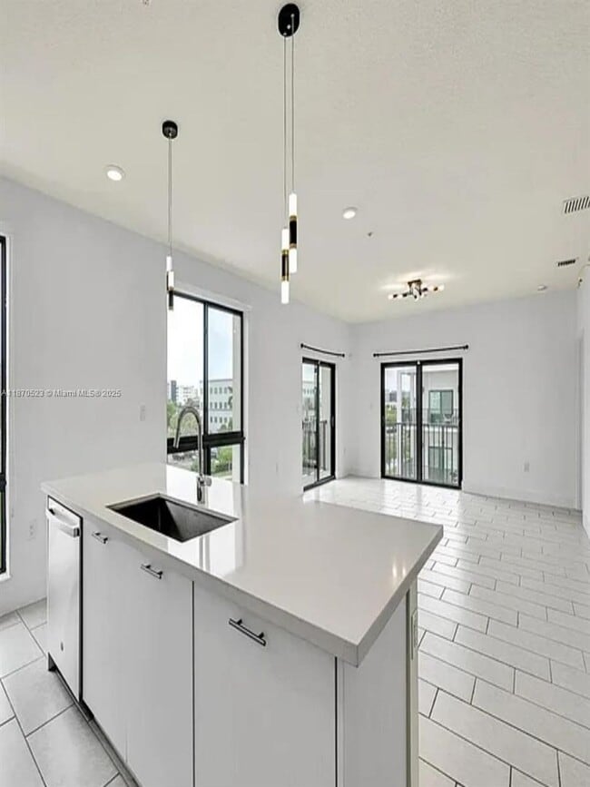 Building Photo - 8167 NW 41st St