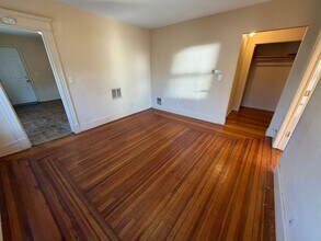 Building Photo - 242-244-244 Orange St