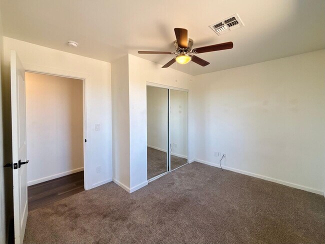 Building Photo - 1750 W Pearce Rd