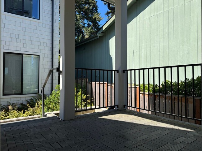 Building Photo - 2815 4th Ave W