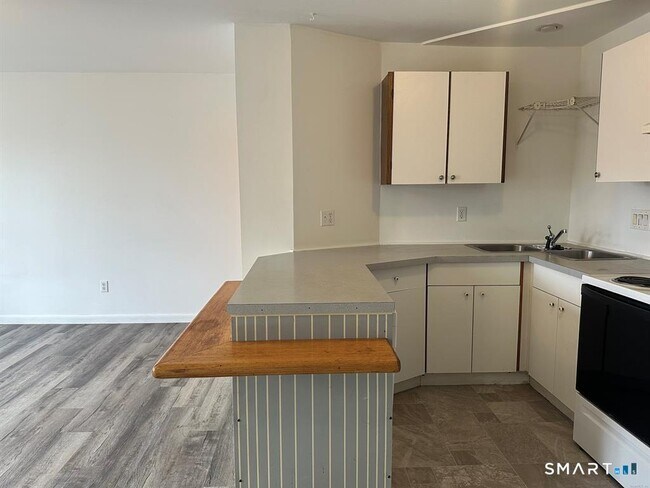 Building Photo - 1334 Dixwell Ave
