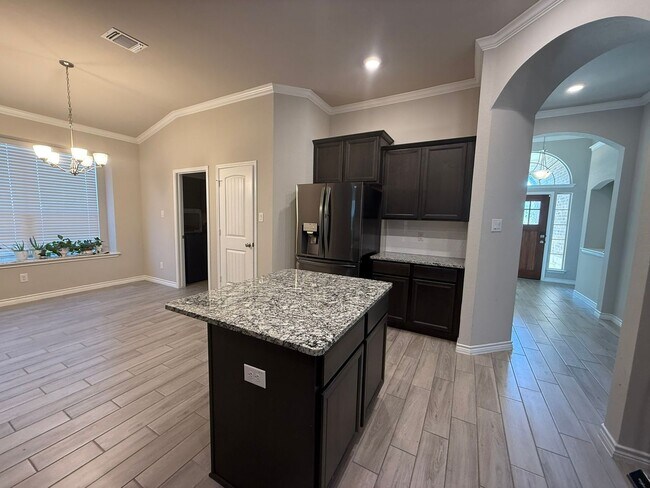 Building Photo - GORGEOUS 3-bedroom 2-bathroom home in Ceda...