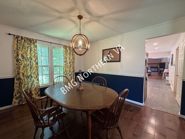 Building Photo - 10205 Daylily Ct