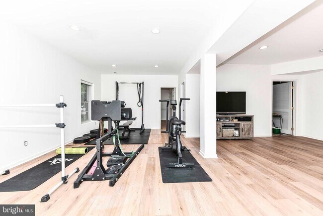 Building Photo - 46342 Summerhill Pl