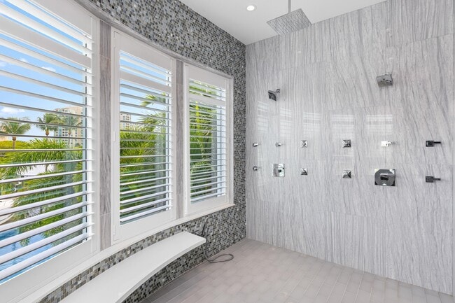 Building Photo - 863 Enfield St