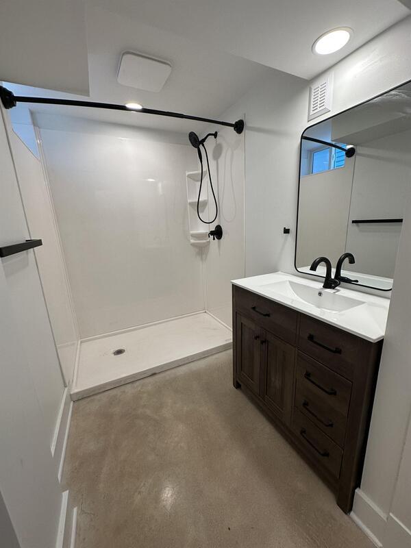 Building Photo - 1306 New Hampshire St