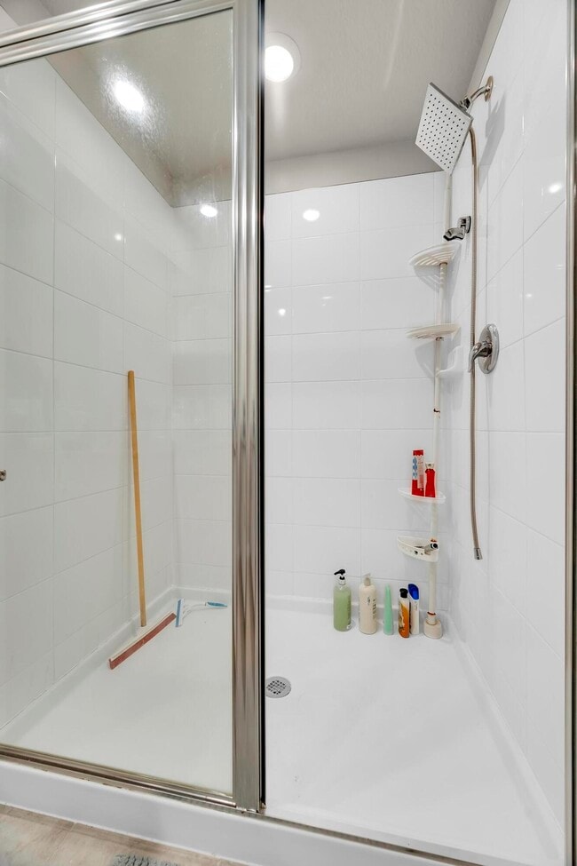 Building Photo - 3550 San Bernardino Wy