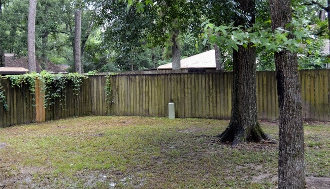 Building Photo - 106 E Wavy Oak Cir