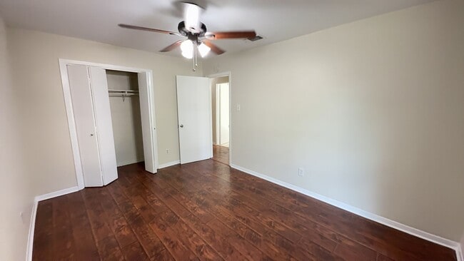 Building Photo - Newly upgraded 3-bedroom by City Park!