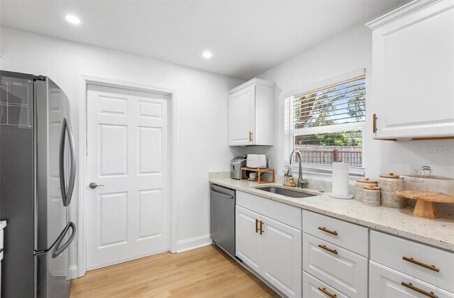 Building Photo - 6801 20th St N