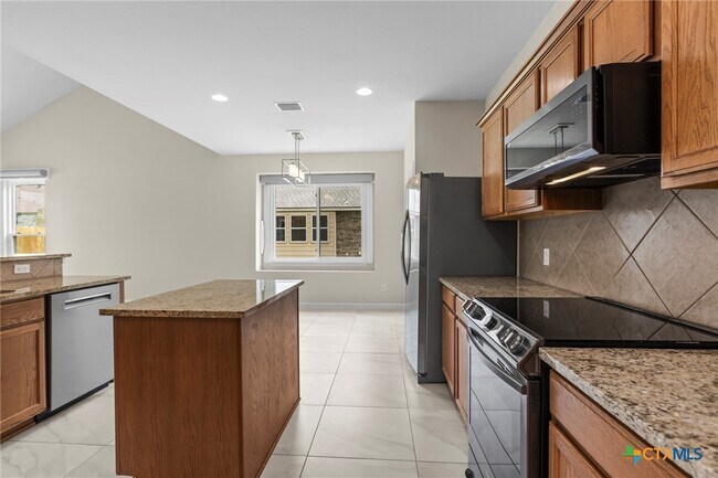 Building Photo - 5621 Bedrock Dr