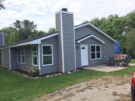 Building Photo - 10933 Hall Rd