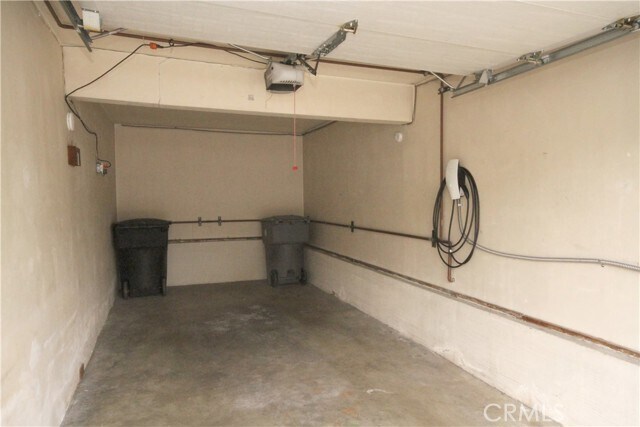Building Photo - 2207 W Carson St