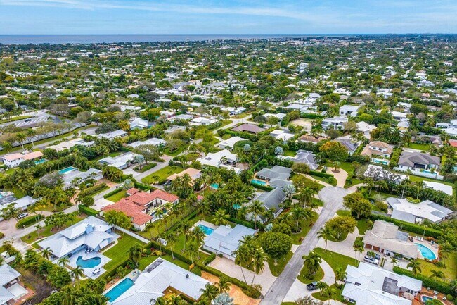 Building Photo - 2021 NW 3rd Ave