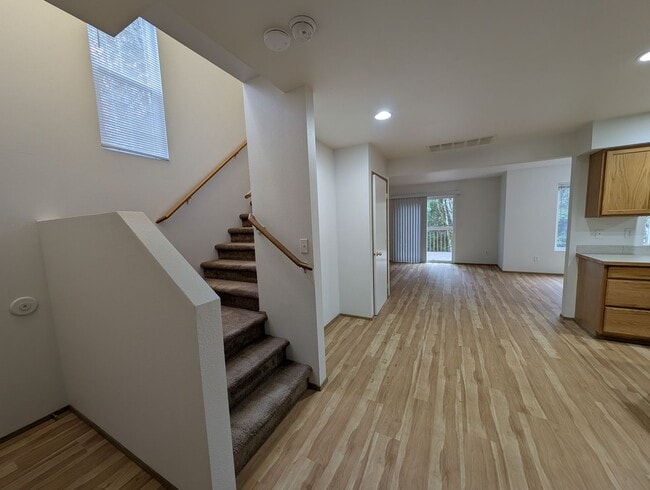 Building Photo - Large Duplex on Quiet Dead-End Street with 2-Car Garage, Washer & Dryer Provided