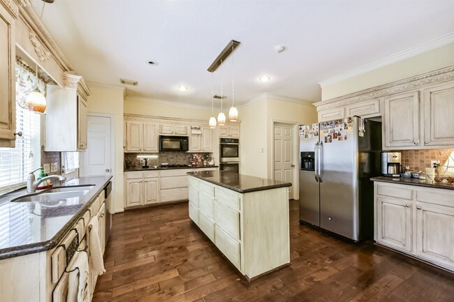 Building Photo - 1306 N Gabriel River Cir