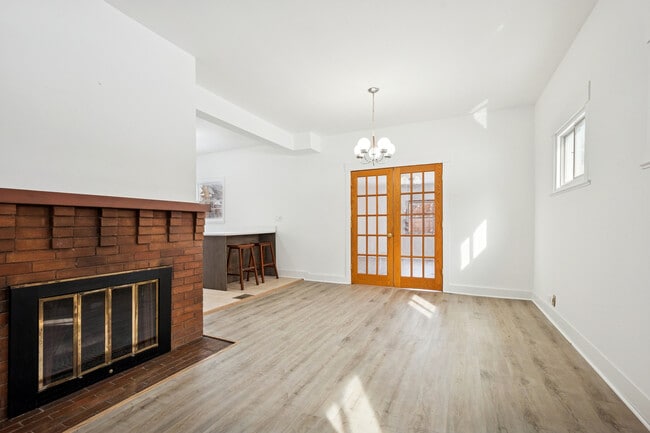 Building Photo - 2639 Prairie Ave