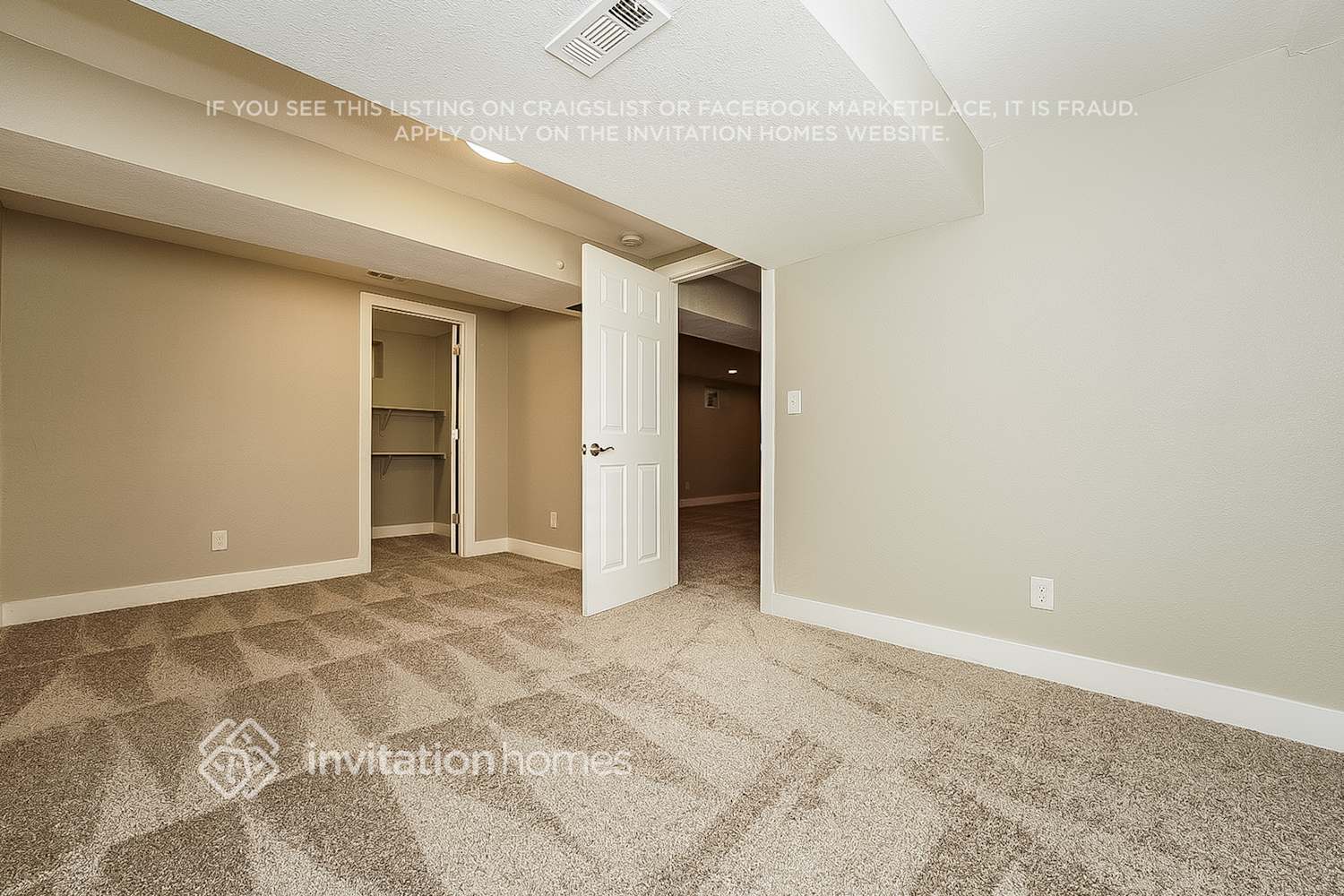 Building Photo - 10530 W 106th Pl