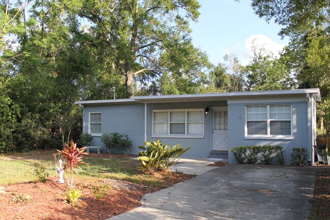 Building Photo - Adorable Mid Century Modern Bungalow in Winter Park!