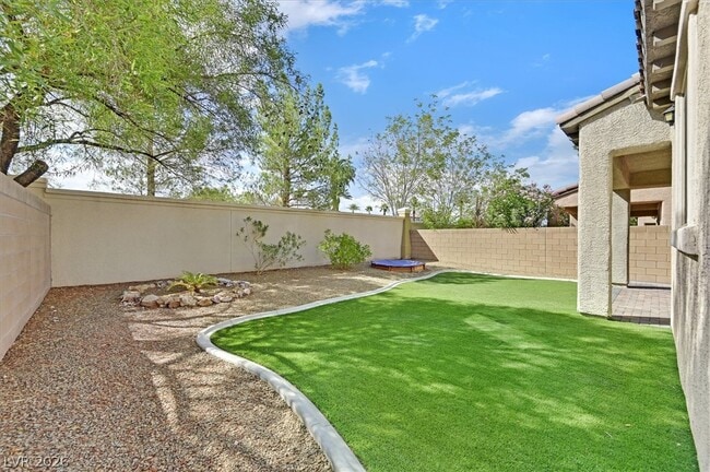 Building Photo - 719 Orchard Course Dr
