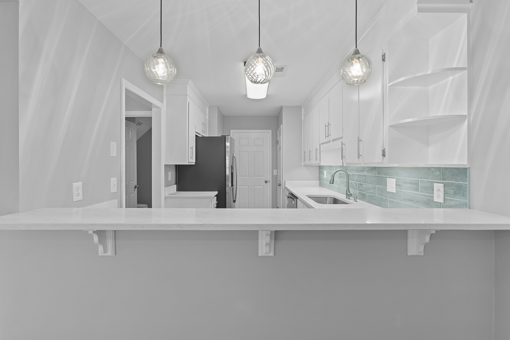 Breakfast Bar - 22 Maplecrest Dr