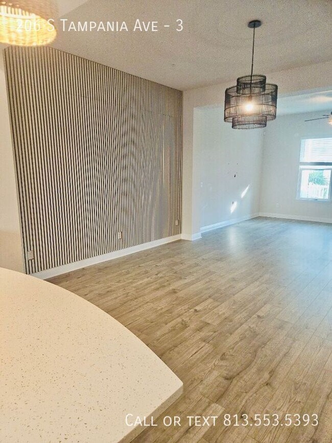 Building Photo - 206 S Tampania Ave