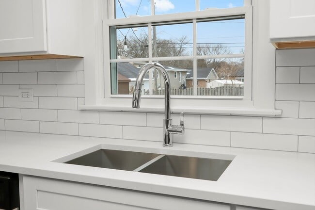 Building Photo - 7318 113th St