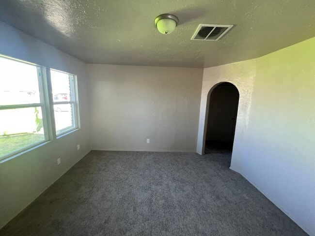 Building Photo - Newly Remodeled Home in SW OKC for Lease