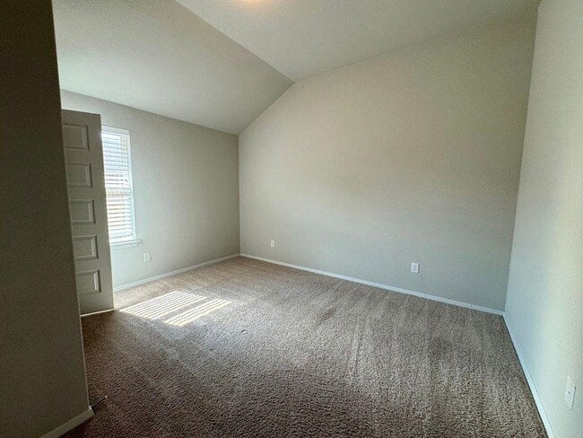 Building Photo - 295 Rimrock Ct