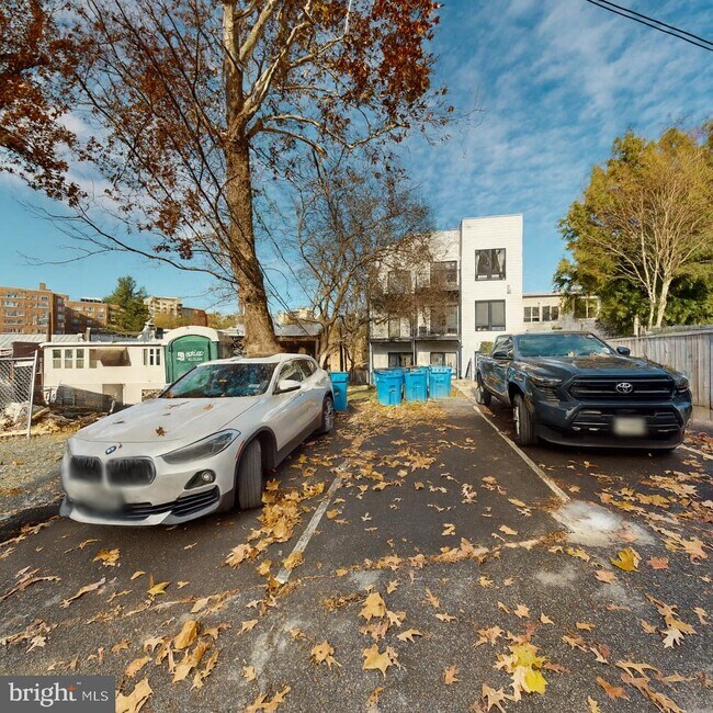 Building Photo - 2642 39th St NW