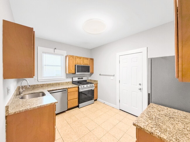 Building Photo - 41 Child St