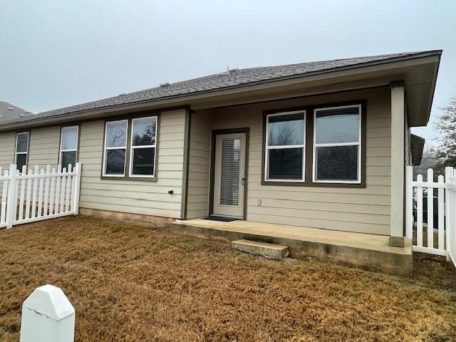Building Photo - 711 Rolling Oak Dr