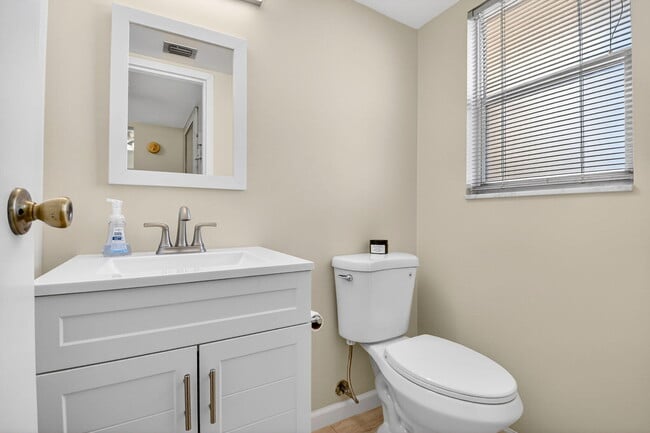 Building Photo - 3661 Via Poinciana