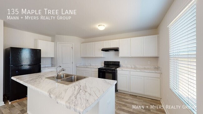 Building Photo - 135 Maple Tree Ln