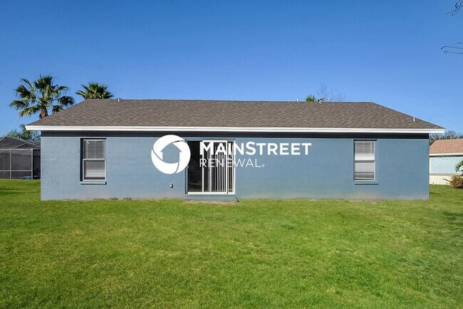 Building Photo - 3 Bedroom Pet-Friendly Home in Winter Haven, FL with Main Street Renewal