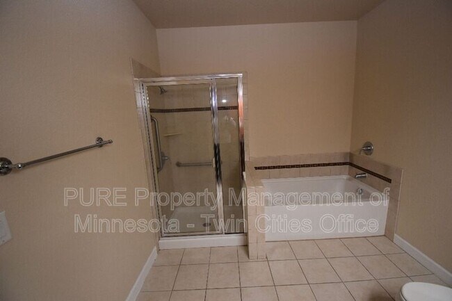 Building Photo - 1155 Ford Rd