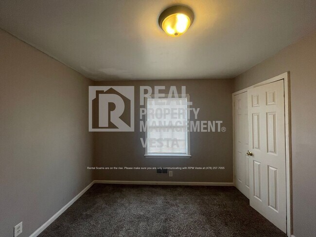 Building Photo - 2258 Silver Pines Ct