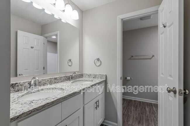 Building Photo - 5867 Harris Grove Ln