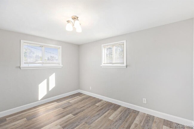 Building Photo - 2719 Pall Mall Dr