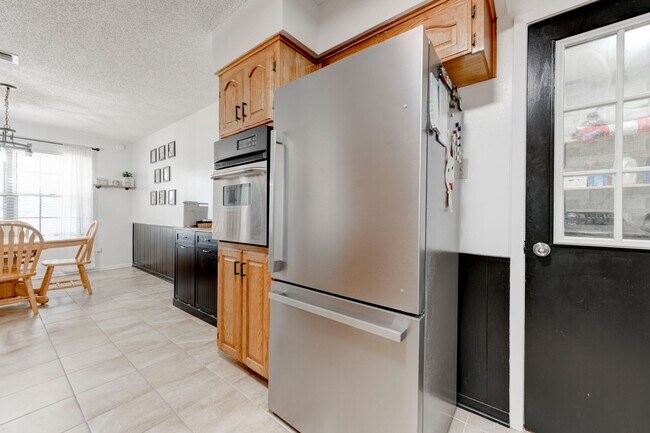 Building Photo - 303 Manning Dr