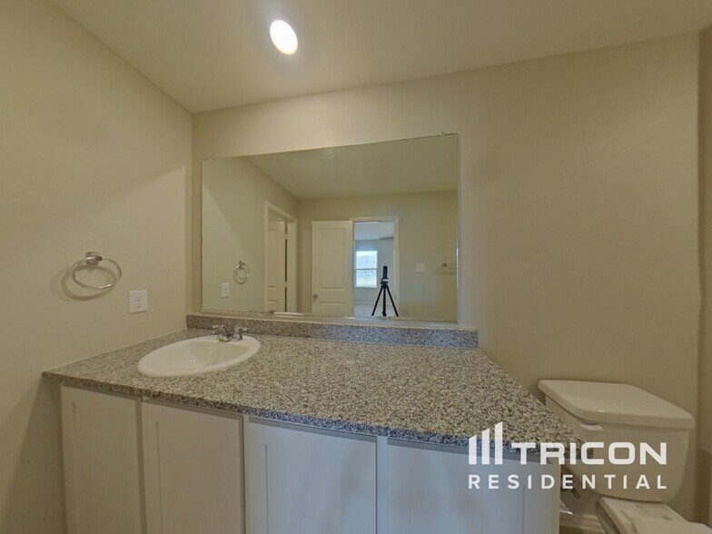 Building Photo - 1396 Wavelet Dr