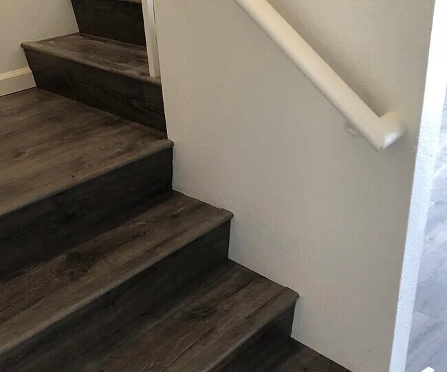 Building Photo - 6812 Fashion Hills Blvd