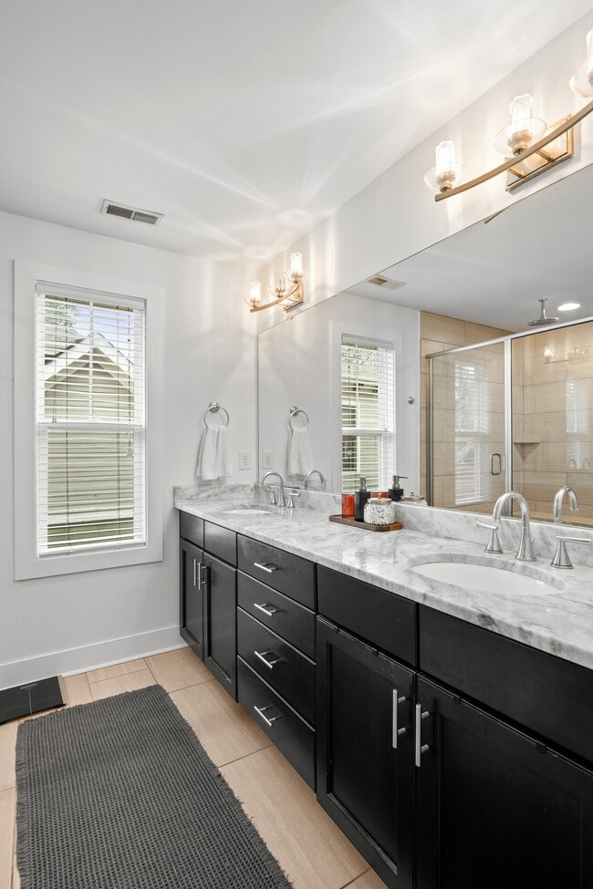 Building Photo - 1126A Cahal Ave