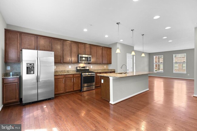 Building Photo - 6704 Saw Mill Ct