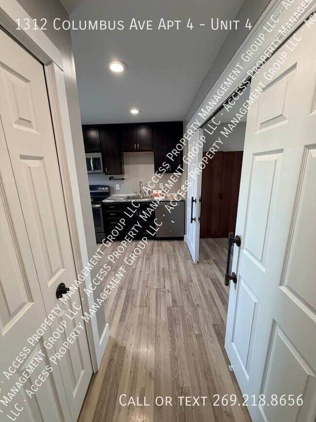 Building Photo - 1312 Columbus Ave