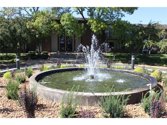 Building Photo - 7300 York Ave S