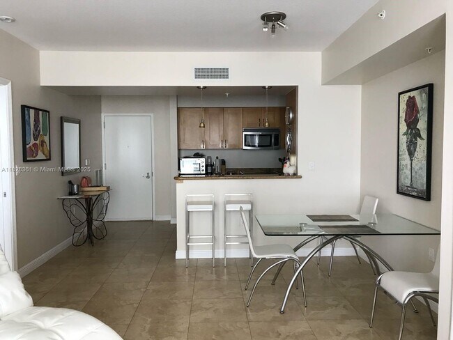 Building Photo - 1745 E Hallandale Beach Blvd