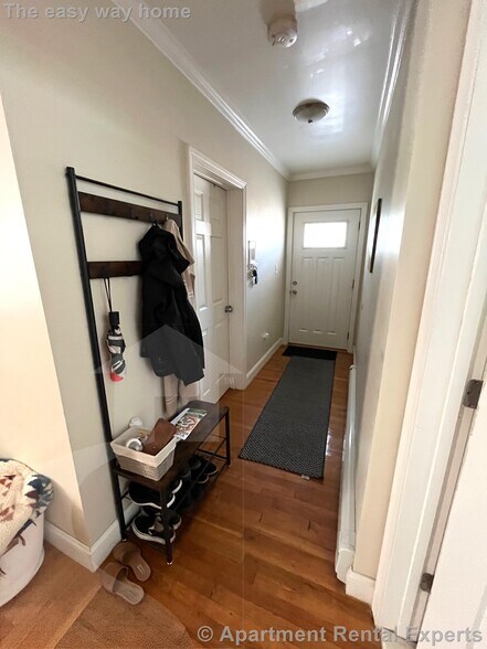 Building Photo - 22 Rice St