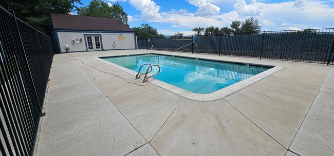 Building Photo - Clear Acre Condominiums